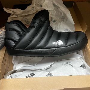 The North Face Black Insulated Slippers